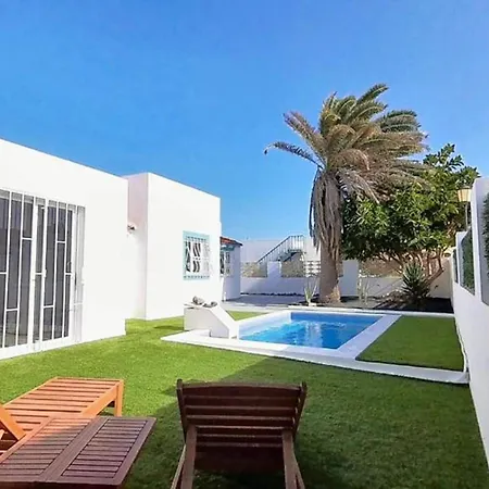 فيلة With Pool And Private Access To The