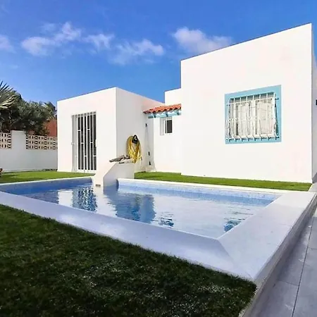 With Pool And Private Access To The * كوراليهو